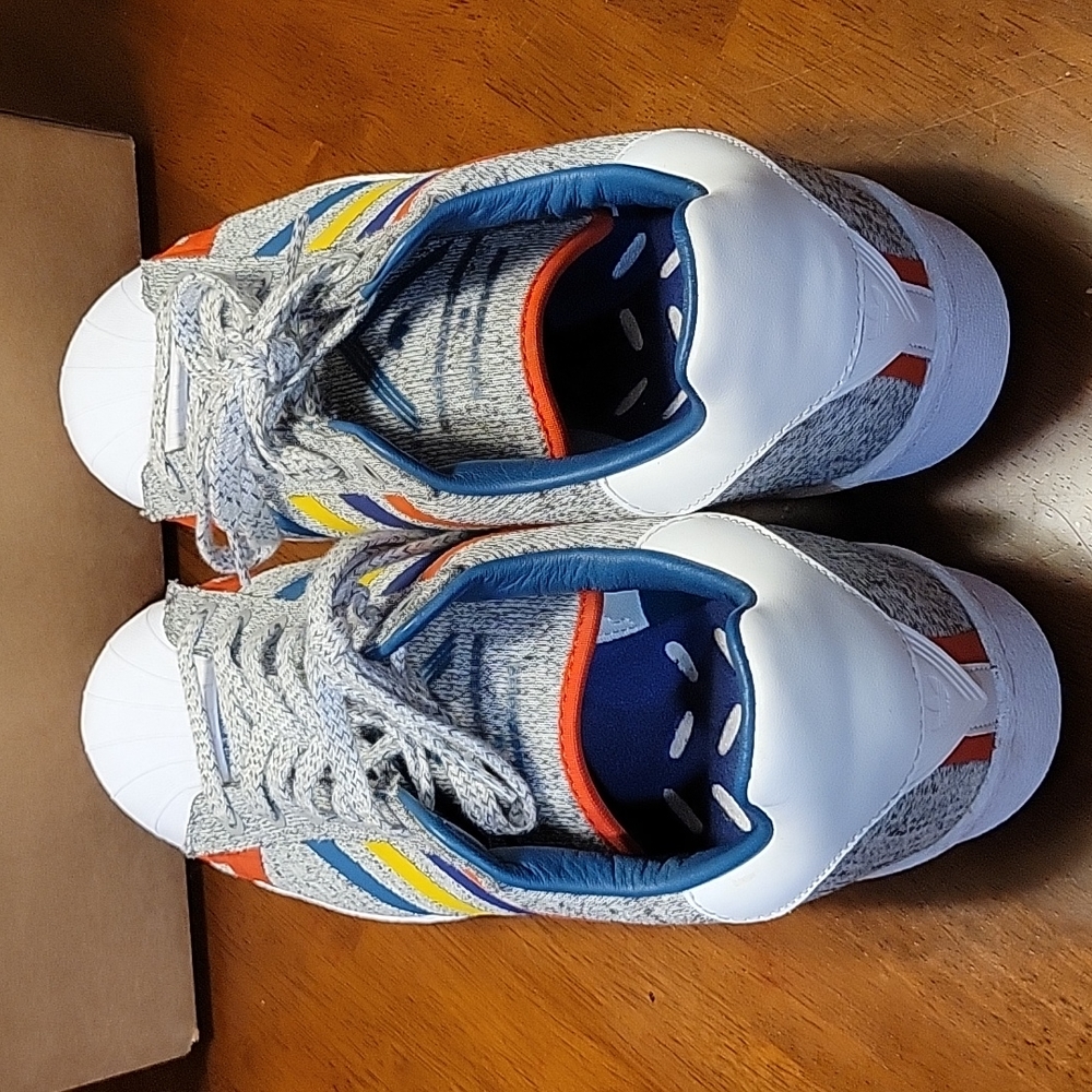 Adidas Superstar Shell Toe Size 11 - image 4